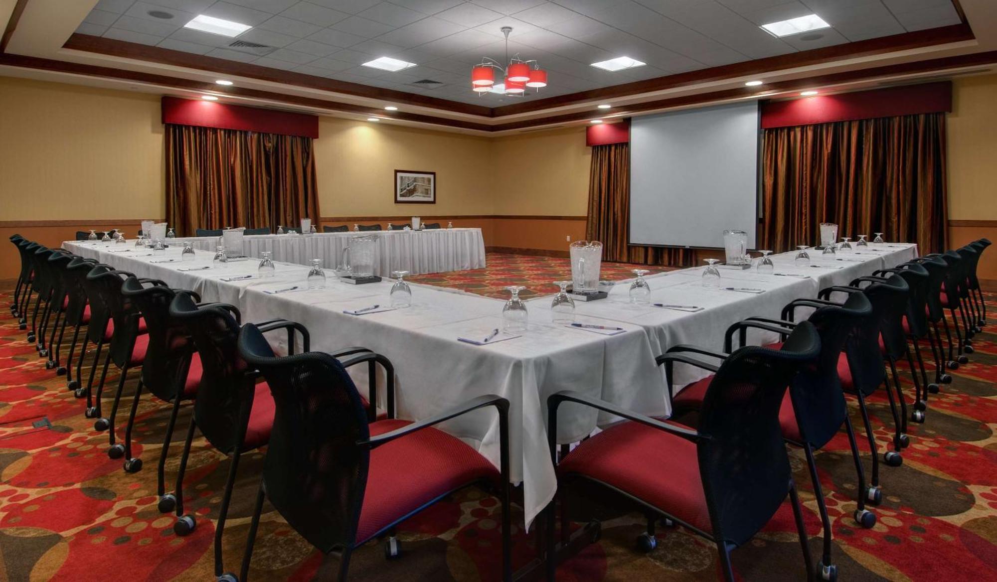 Hilton Garden Inn Milwaukee Airport Negocio foto