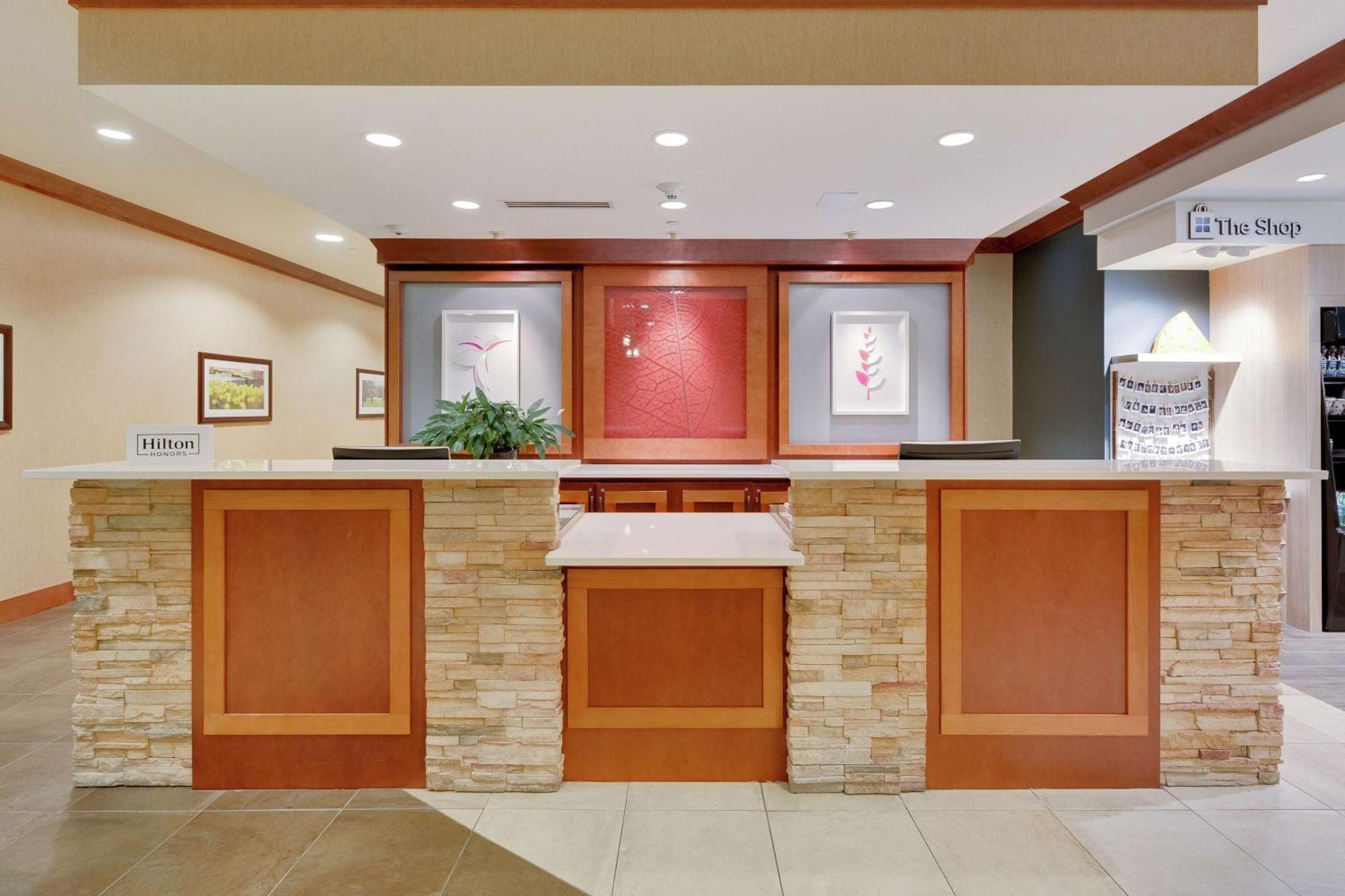 Hilton Garden Inn Milwaukee Airport Exterior foto