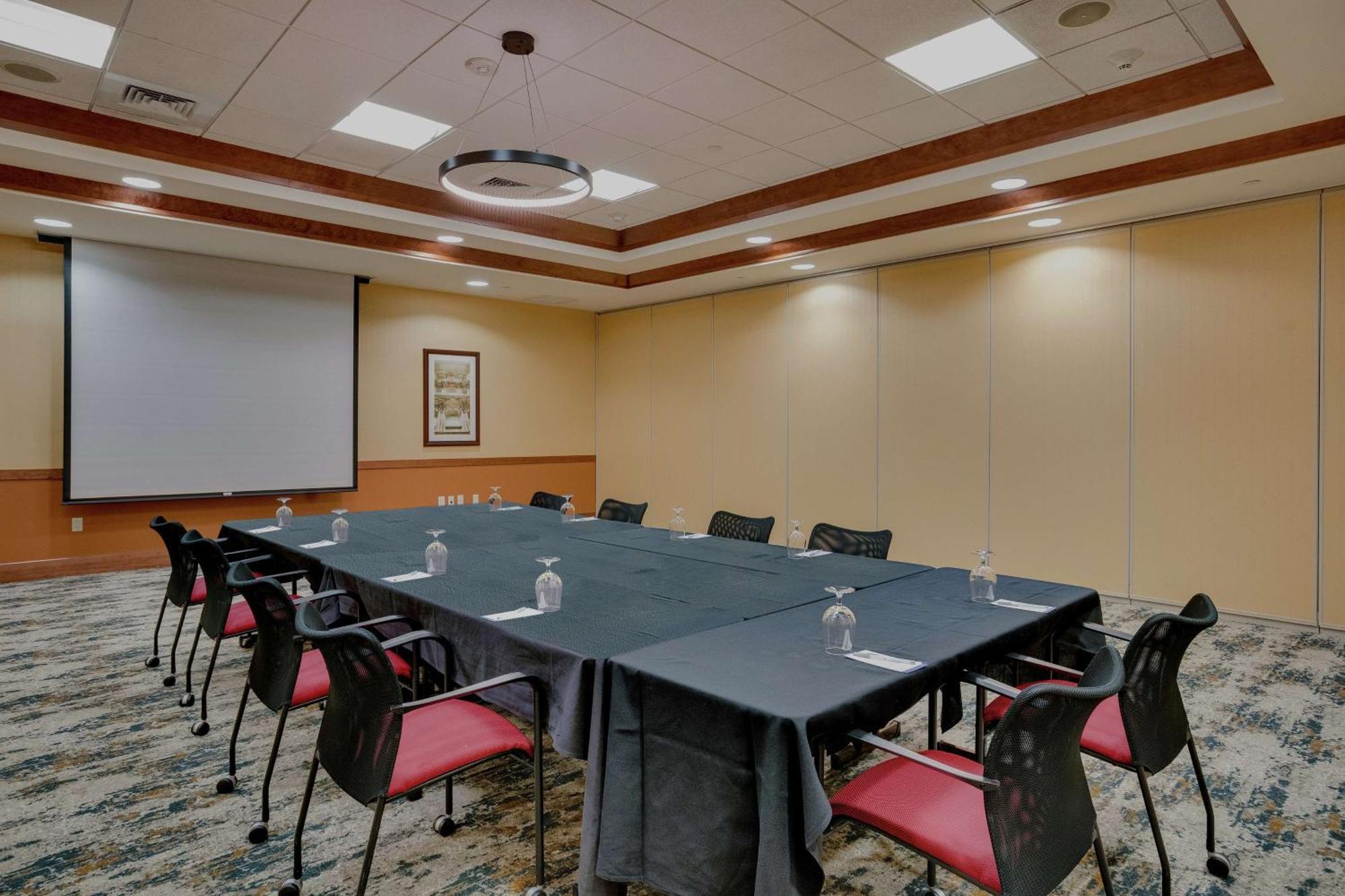 Hilton Garden Inn Milwaukee Airport Exterior foto